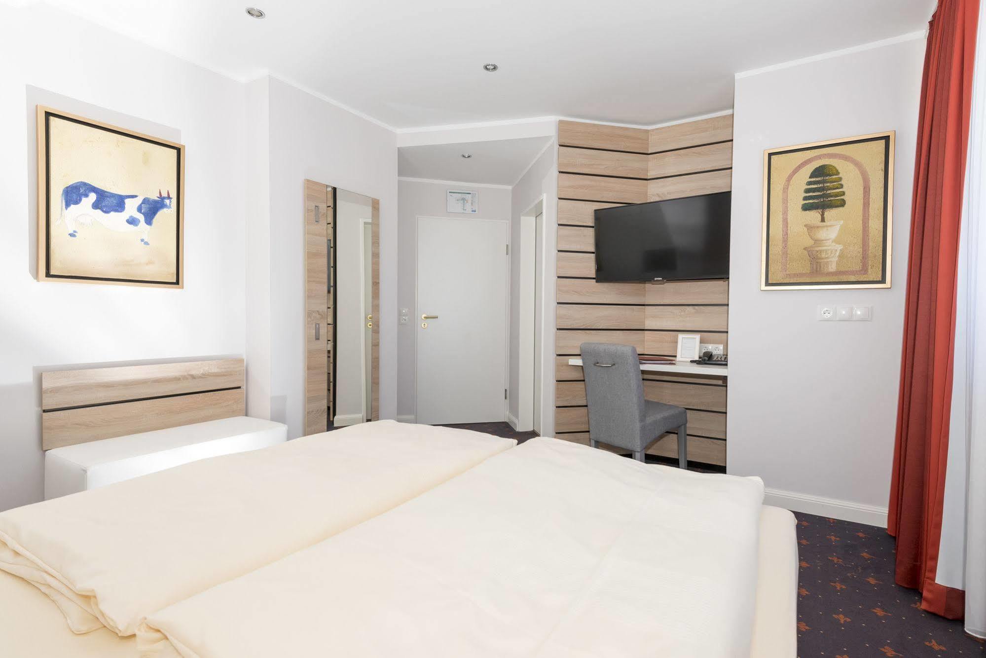 Hotel Tiek Superior مبن المظهر الخارجي الصورة